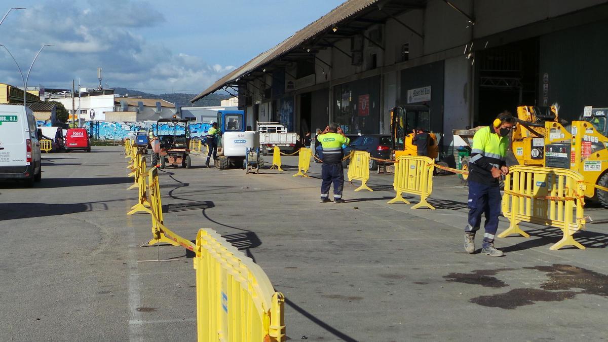 Obras para adecuar el nuevo aparcamiento.