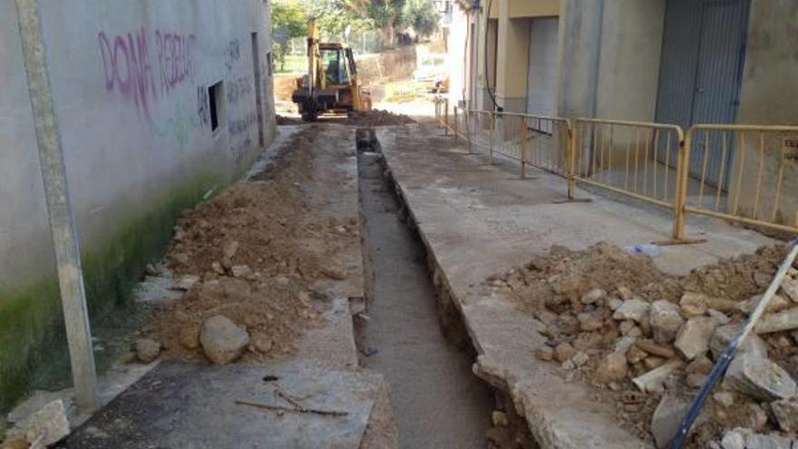 Càlig mejora la red de  agua de la calle Canyeret
