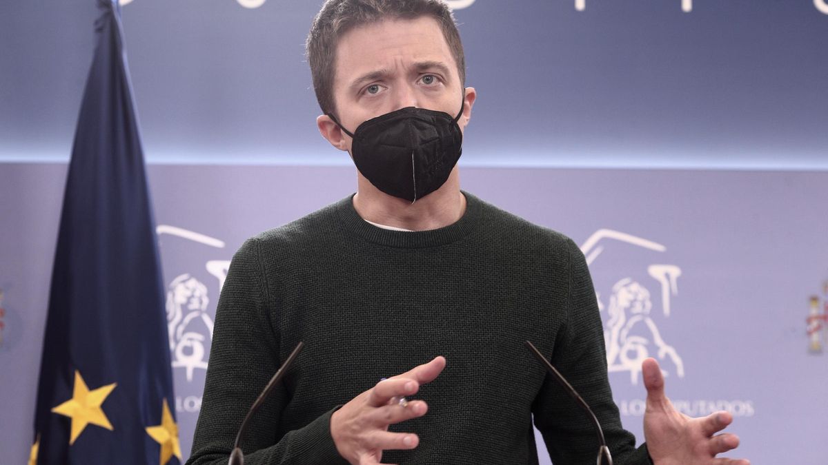 An image of Íñigo Errejón at a press conference. An image of Íñigo Errejón at a press conference.