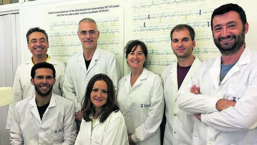 El grupo de investigación Genética de Micobacterias, dirigido por el doctor Martín Montañés, de la Universidad de Zaragoza.