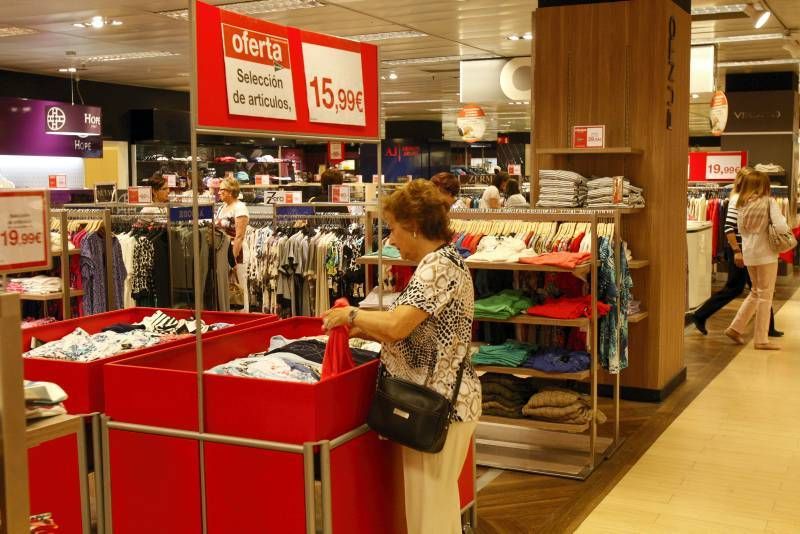 Fotogalería: Inicio de las rebajas en Zaragoza