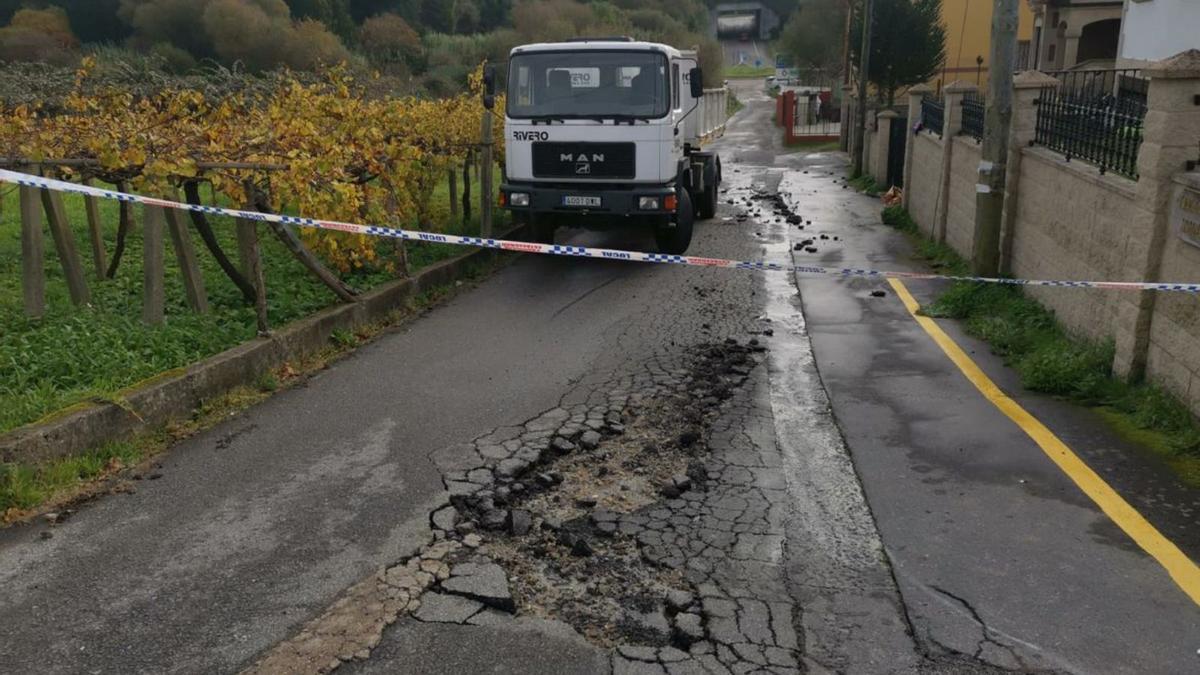 Vial que quedó cortado en la zona de la avería.