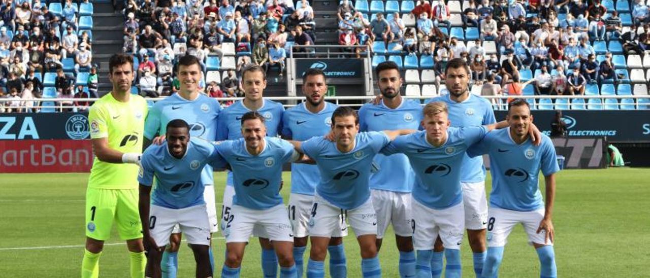 Imagen del once titular, con Germán a la izquierda. | VICENT MARÍ