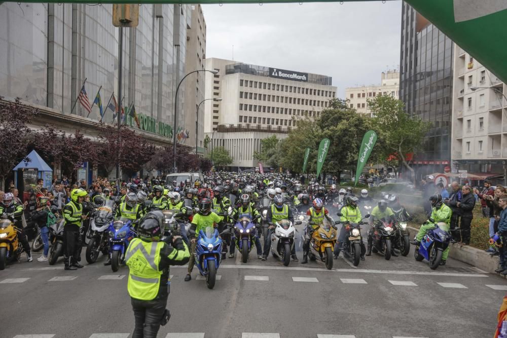 Miles de motos participan en la 42 Volta a Mallorca