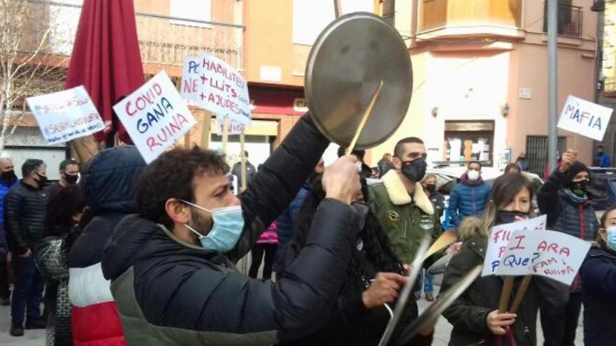 Els concentrats ahir a la plaça de l&#039;Ajuntament de Puigcerdà