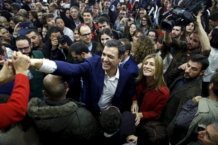 Los candidatos celebran los resultados de las elecciones