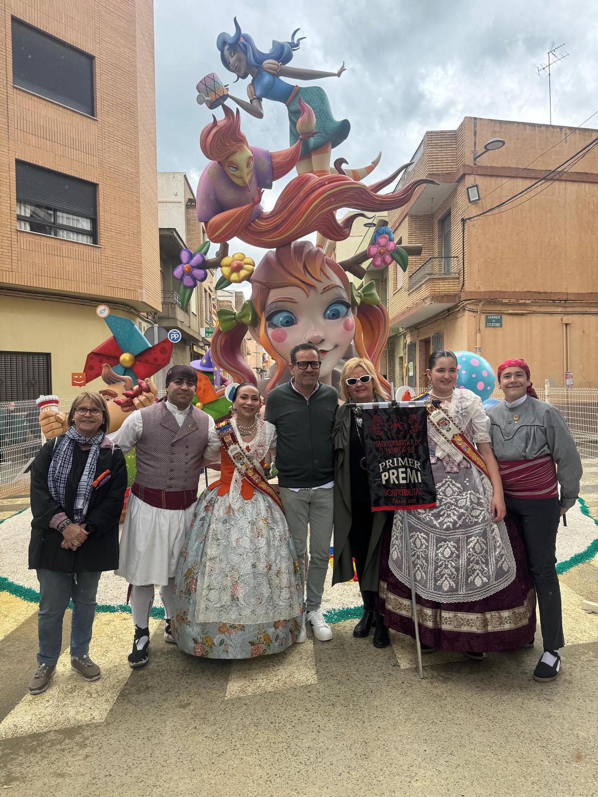 Entrega del premio a la falla Mercat