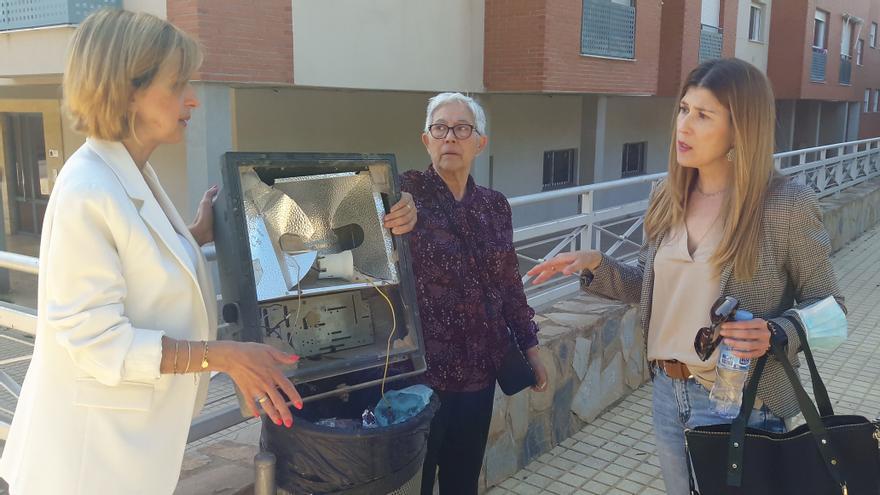 Destrozan el parque de la calle Abellaneda de San Cristóbal en Lorca