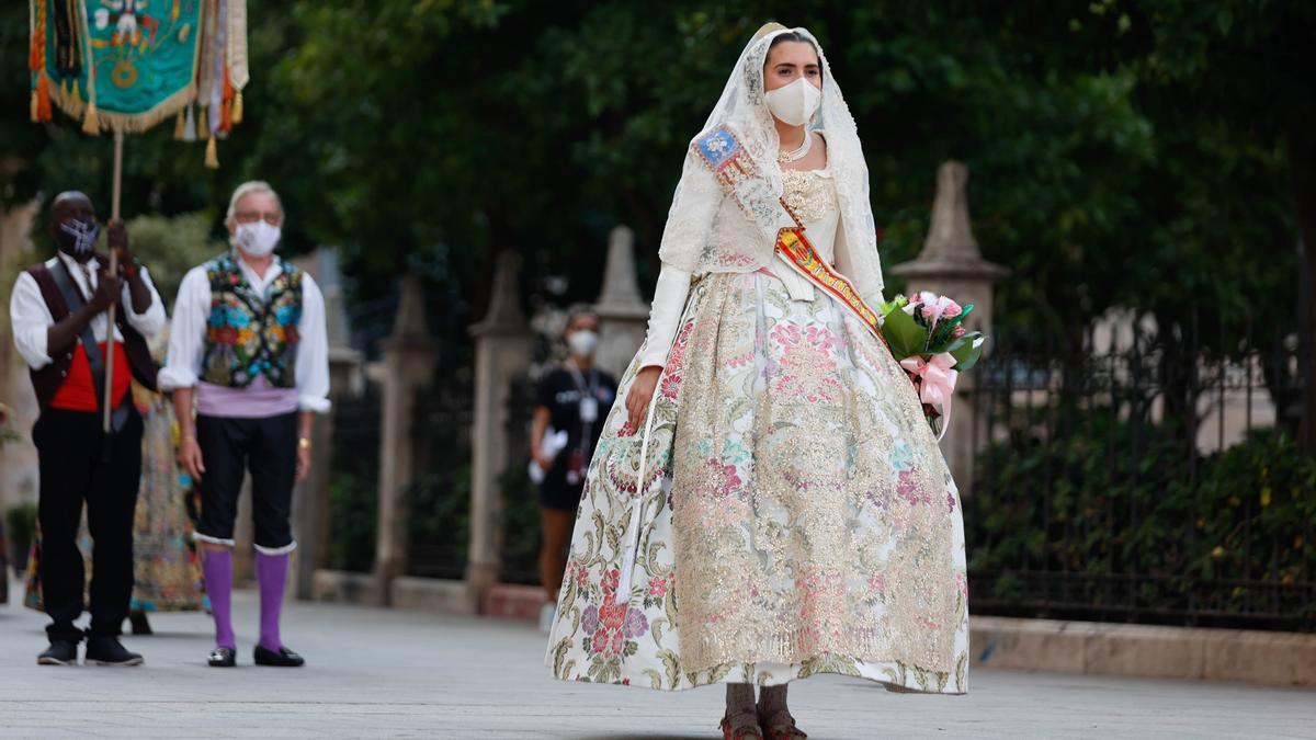 Búscate en el segundo día de Ofrenda por la calle Caballeros (entre las 18.00 y las 19.00 horas)