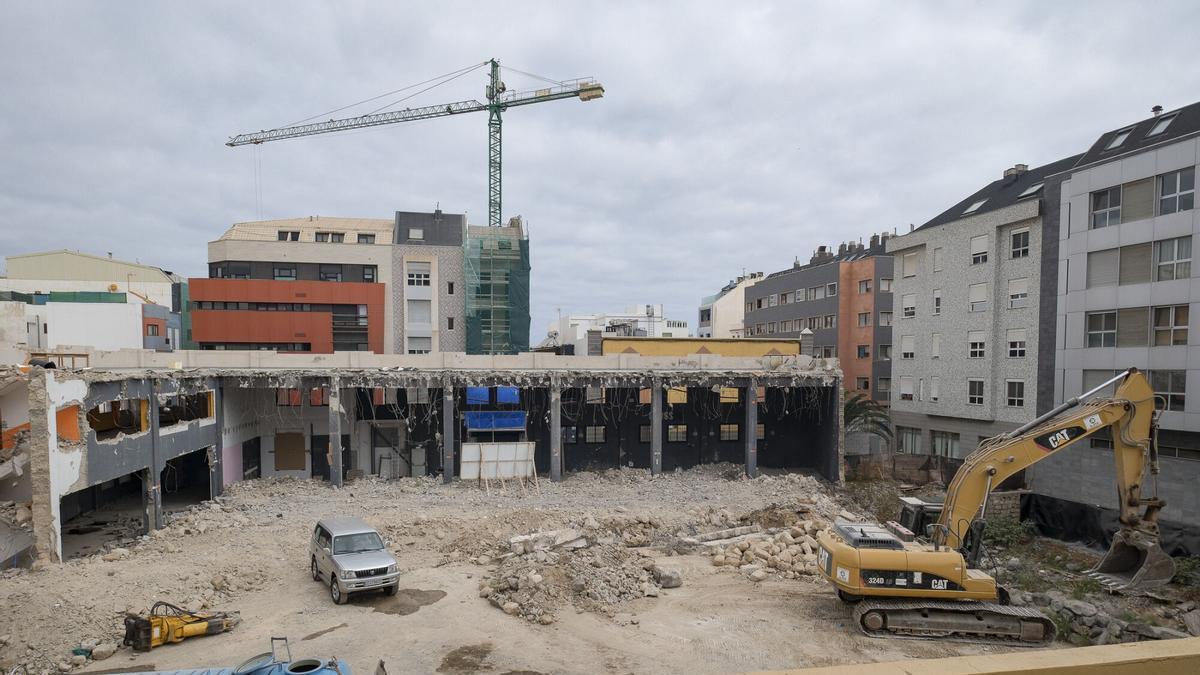 Derribo de un nuevo edificio en Guanarteme, en Las Palmas de Gran Canaria