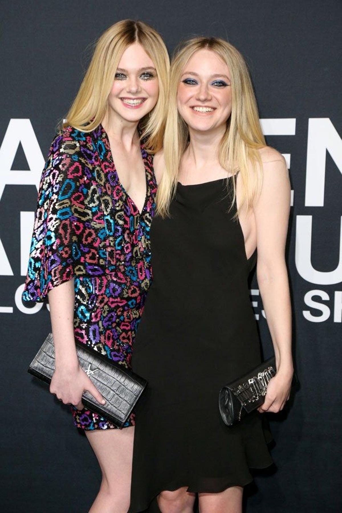 Elle y Dakota Fanning, en el evento de Saint Laurent en The Palladium de Hollywood.
