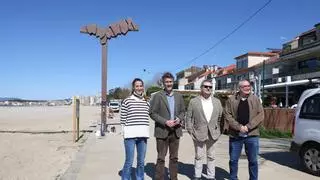 Las "aves marinas" de Elías Cochón ya sobrevuelan e iluminan el paseo marítimo de Vilagarcía