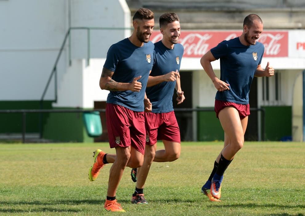 El Pontevedra prepara el derbi ante el Celta B