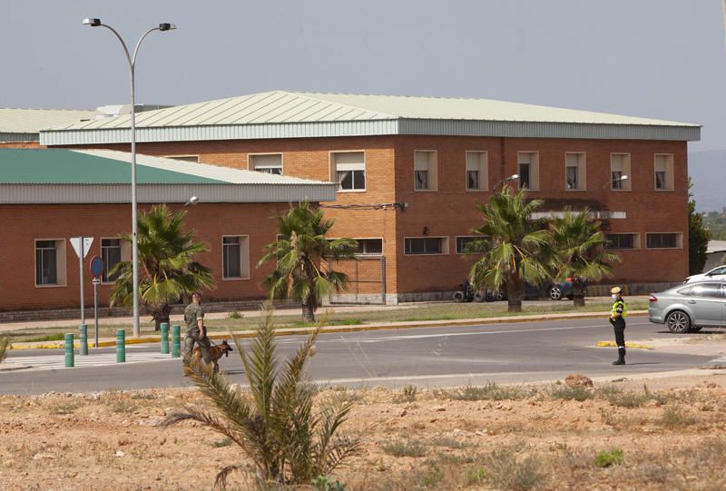 Gloria Calero visita la Unidad Militar de Emergencias, UME en la base militar de Bétera