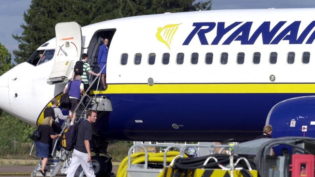Un avión de Ryanair, en el aeropuerto de Stansted (Londres), en el 2002.