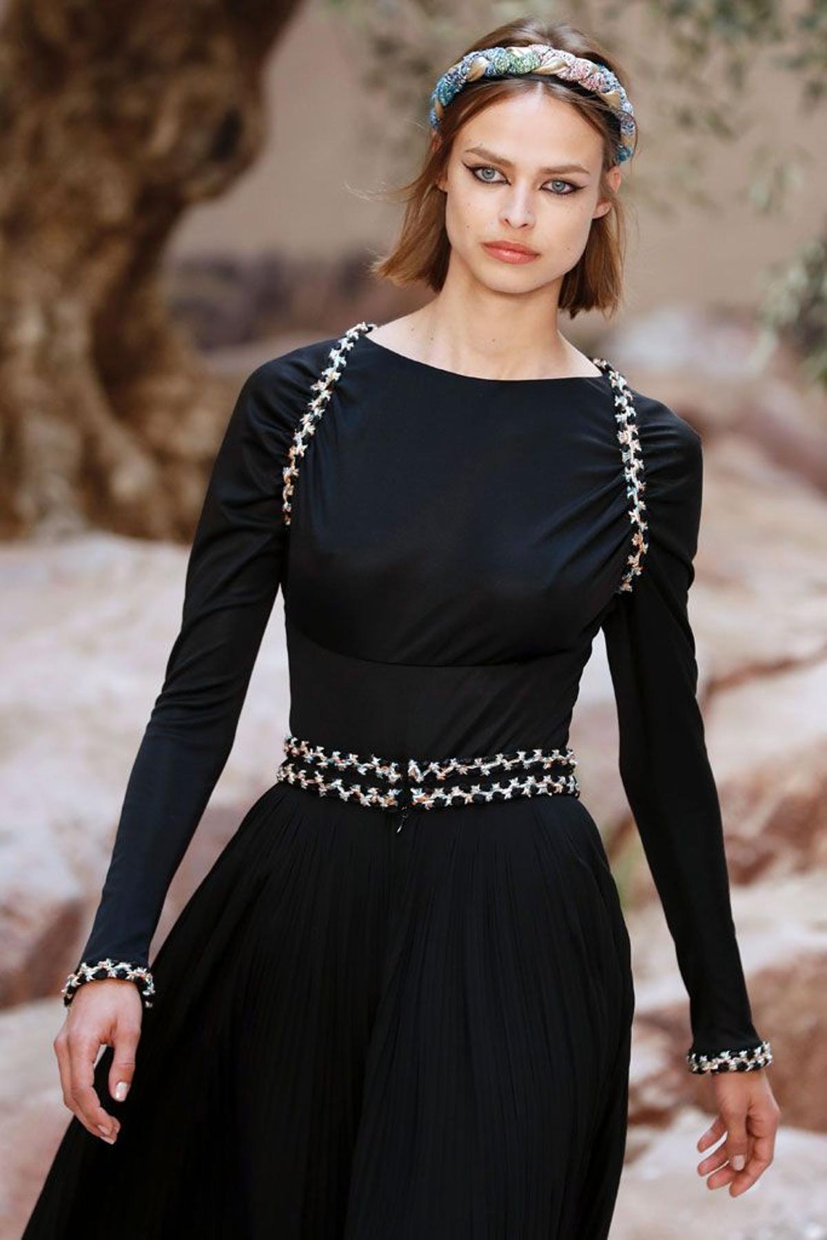 Chanel Colección Crucero 2018: vestido negro