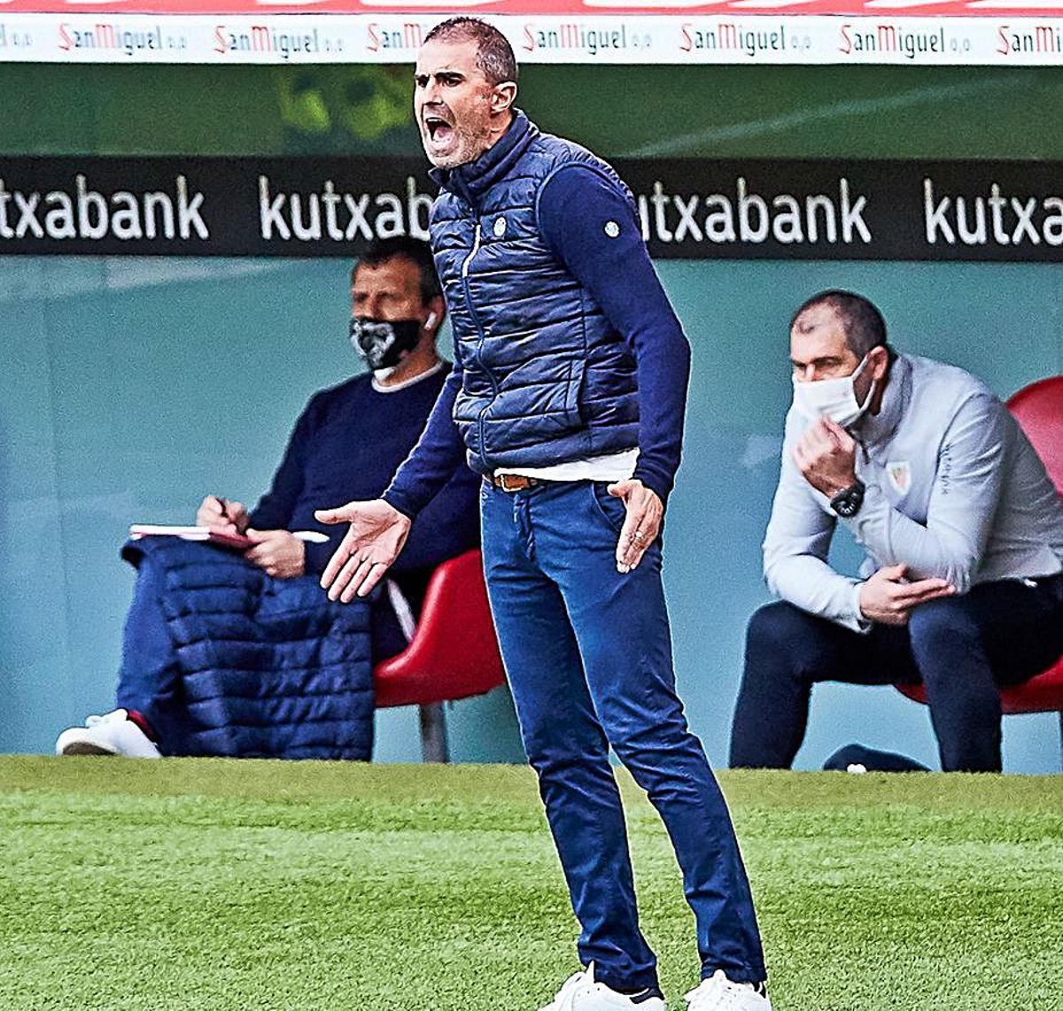 Gaizka Garitano, ayer durante el Athletic-Elche. |   // EUROPA PRESS