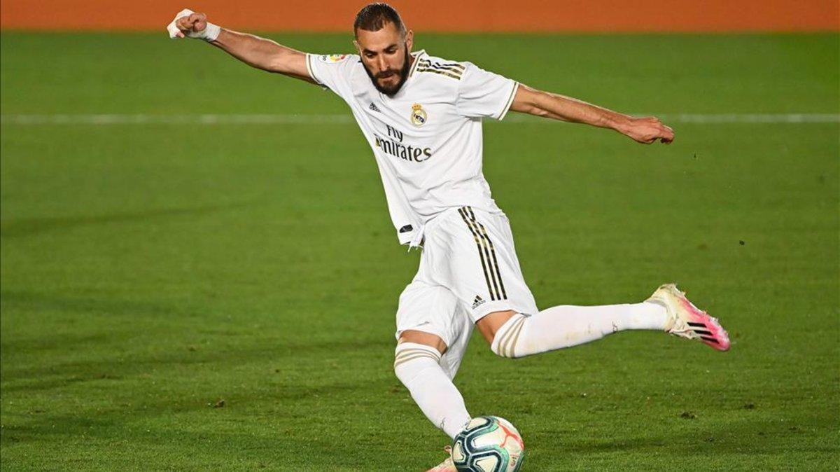 Benzema marcó de penalti