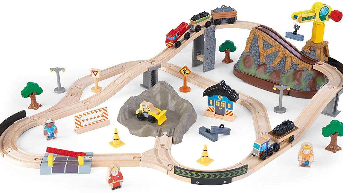 Circuito de tren y pueblo de madera de KidKraft.