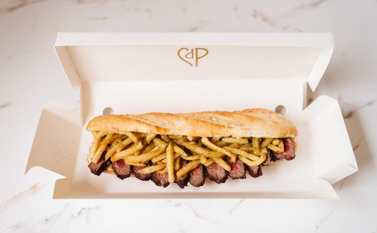 El 'Cafe de Paris La baguette' llega a casa en una elegante cajja de cartón.
