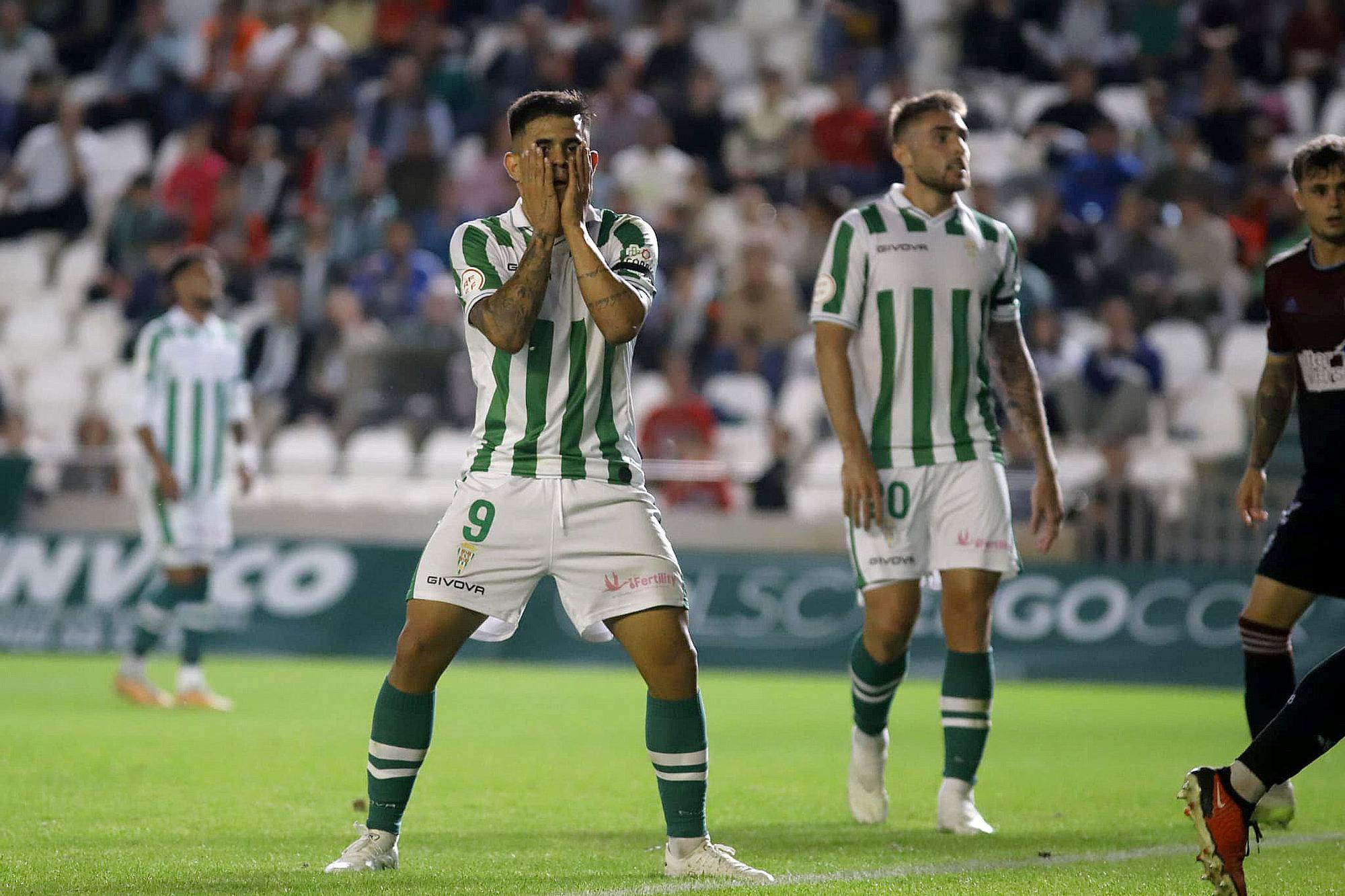 Córdoba CF - Recreativo de Huelva: las imágenes del partido en El Arcángel