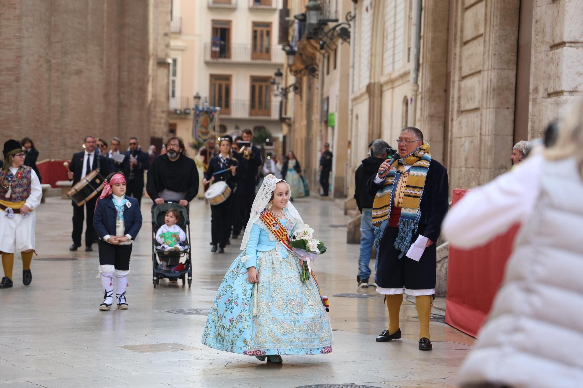 Ofrenda 18 de marzo. Calle San Vicente (16-17 horas)