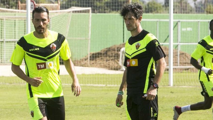 Pacheta ha decidido que Xavi Torres no viaje con el equipo a Oviedo por precaución