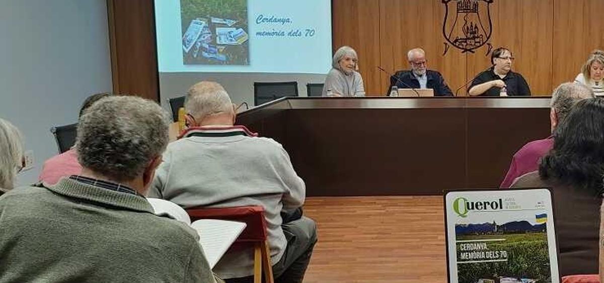 La presentació d'un número anterior de la revista Querol