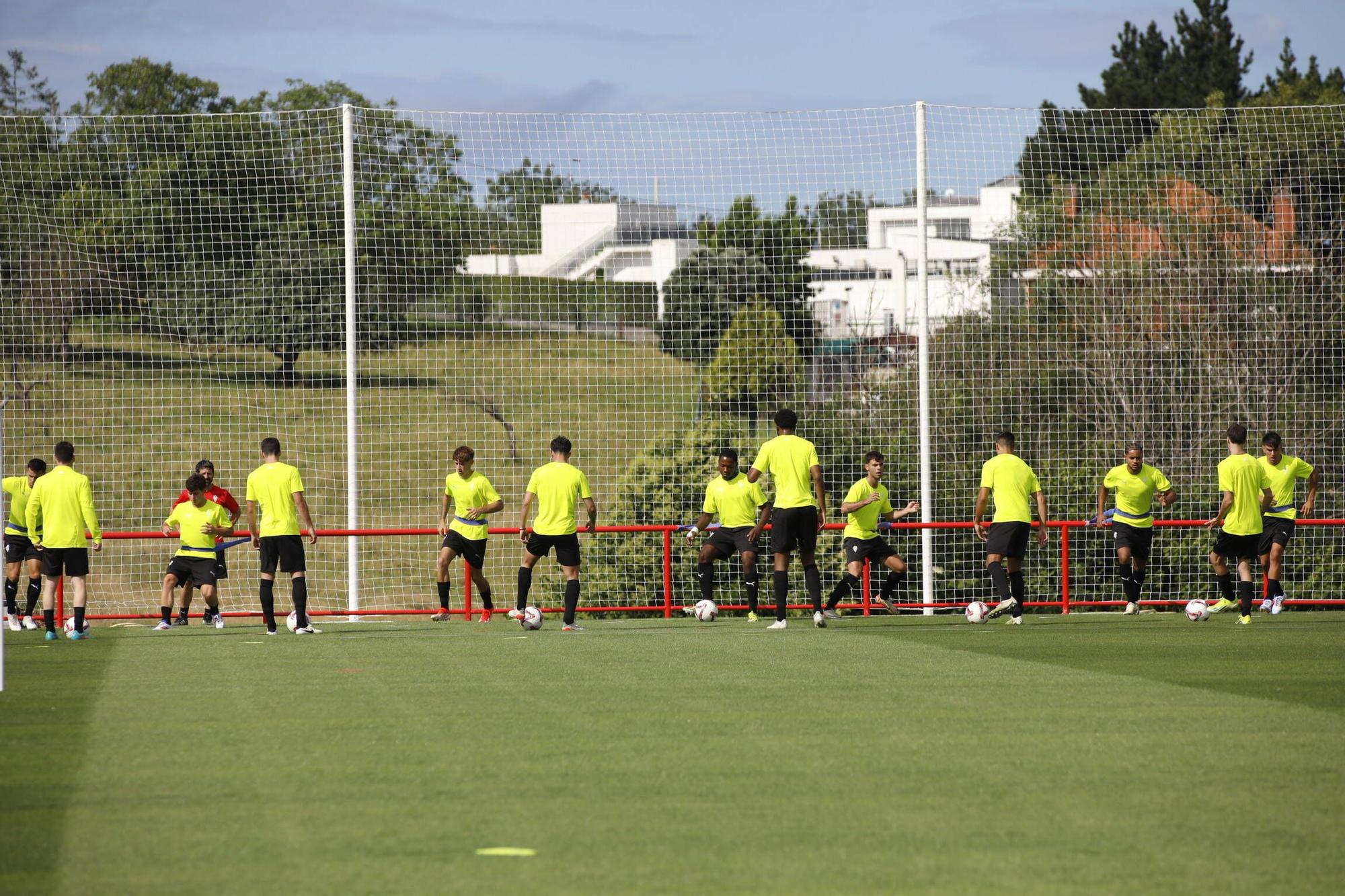 Así fue el primer entrenamiento de la era Albés en el Sporting (en imágenes)