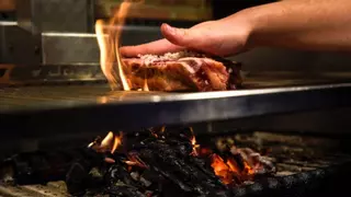 Ni Indómito ni Los 3 Monos: el segundo mejor restaurante nuevo de Europa está en Galicia y es un asador