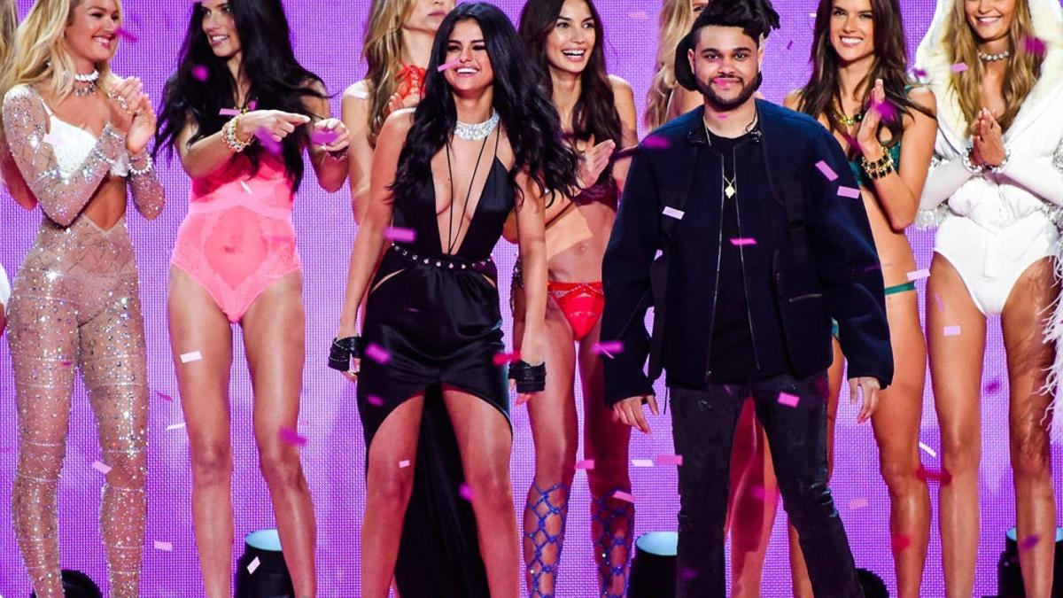 Selena Gomez y The Weeknd en el show 2015 de Victoria's Secret