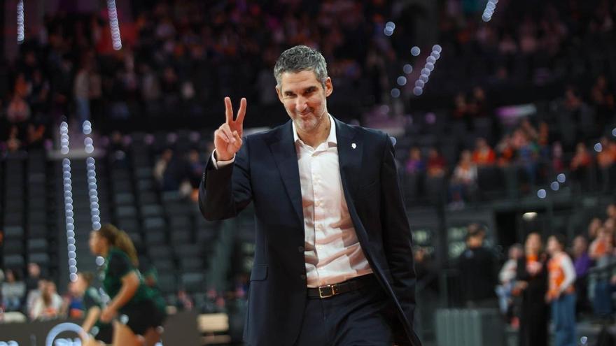 Rubén Burgos: "Será especial ver el título de la Copa de la Reina en lo más alto del Roig Arena"