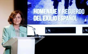 Carmen Calvo rinde homenaje a los exiliados y a quienes mantienen vivo el recuerdo, en un acto organizado en la Casa América en Madrid.