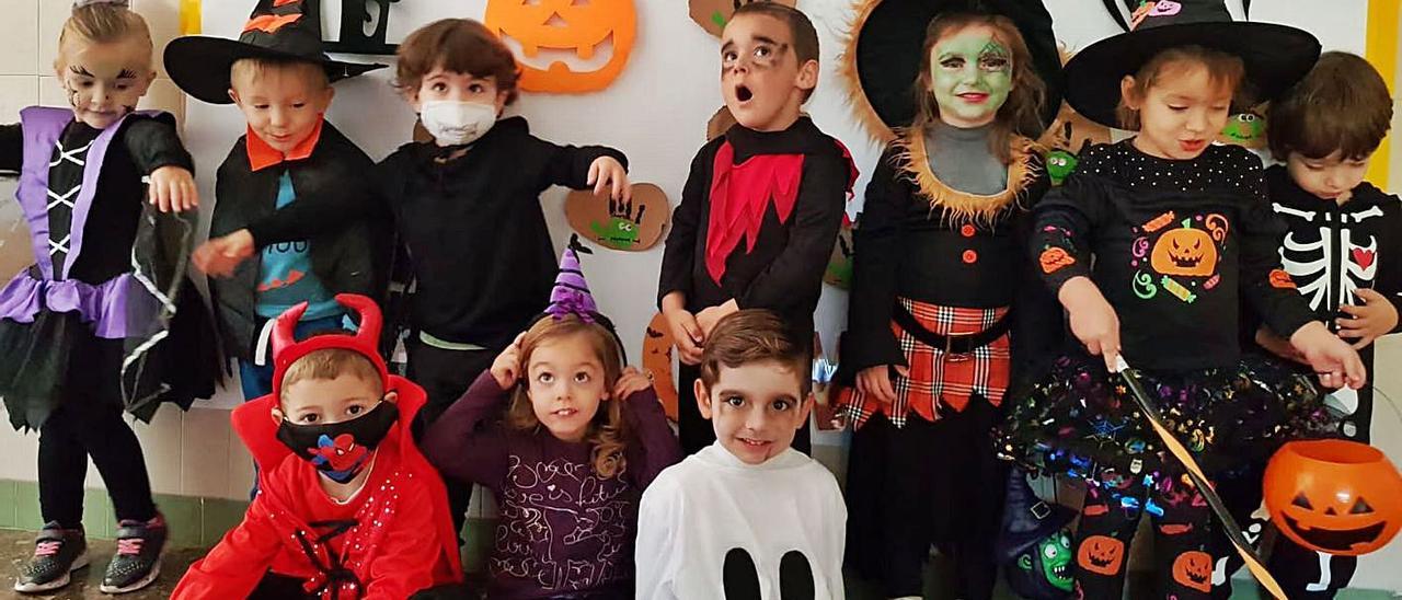 Halloween llenó de disfraces los colegios de Les Valls