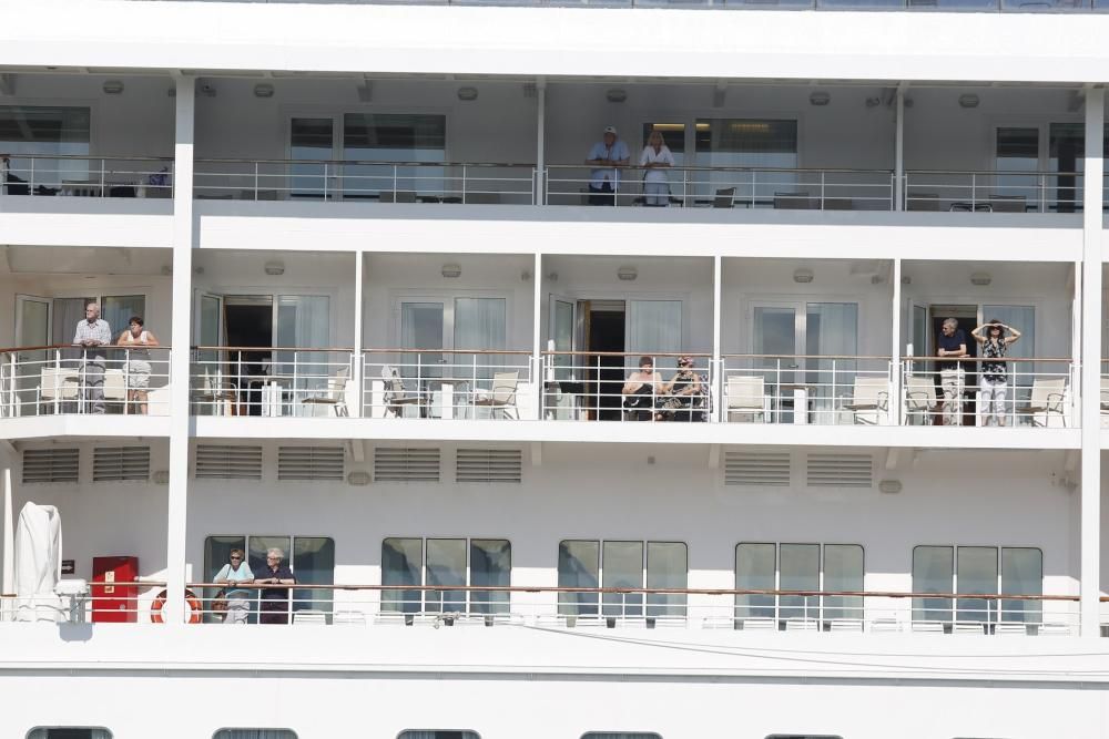 El "Braemar" abre la temporada de cruceros en Avilés, con 839 pasajeros y 390 tripulantes