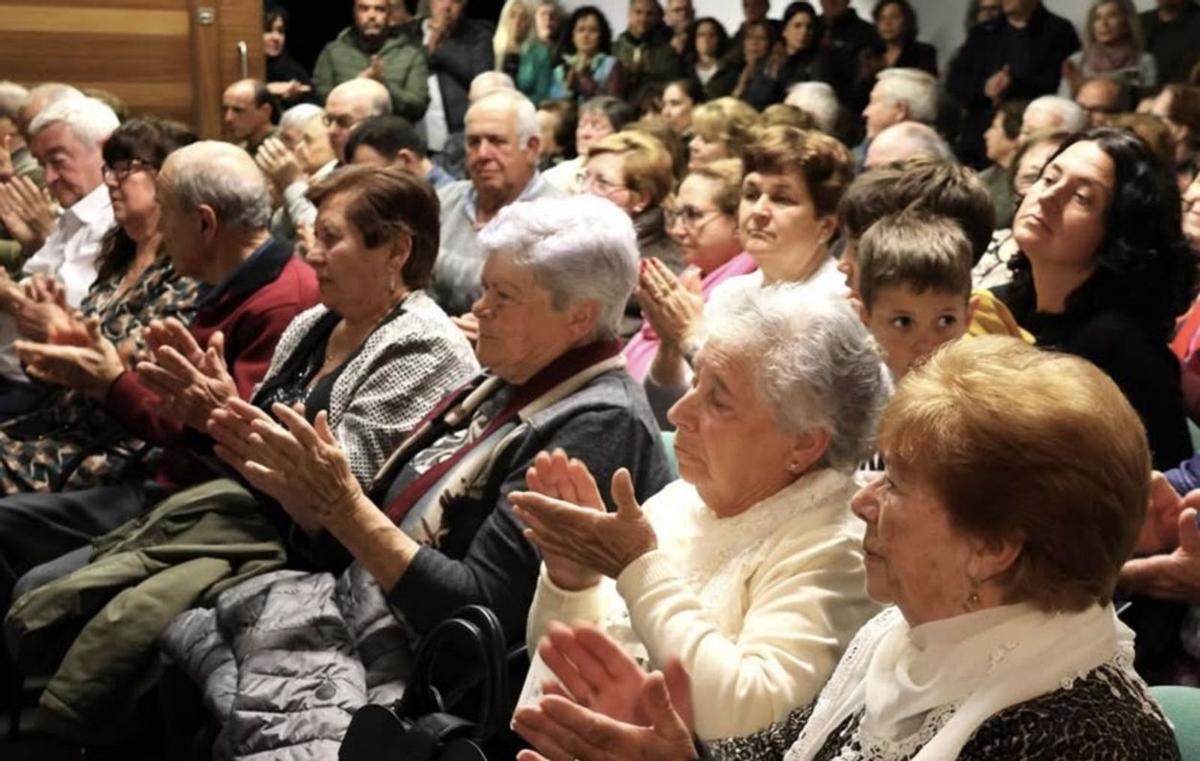 El públic, durant la presentació. | Aj. Sant Antoni