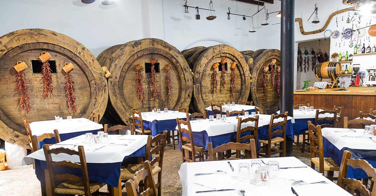 Interior del Celler Can Marron.