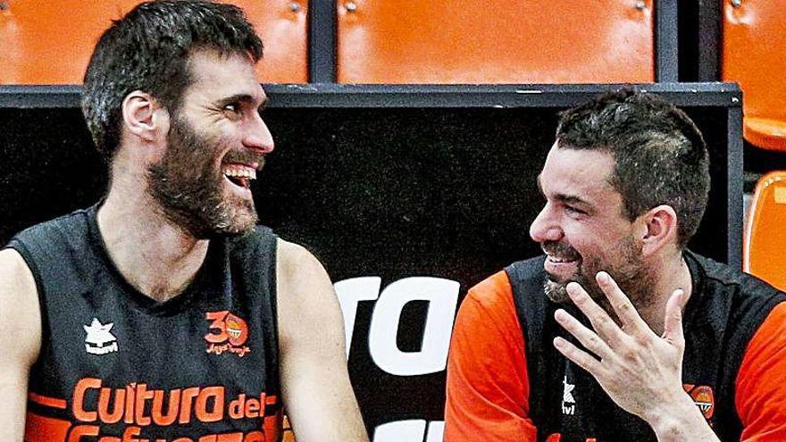 Rafa Martínez, camarero por un día en la boda de Gasol