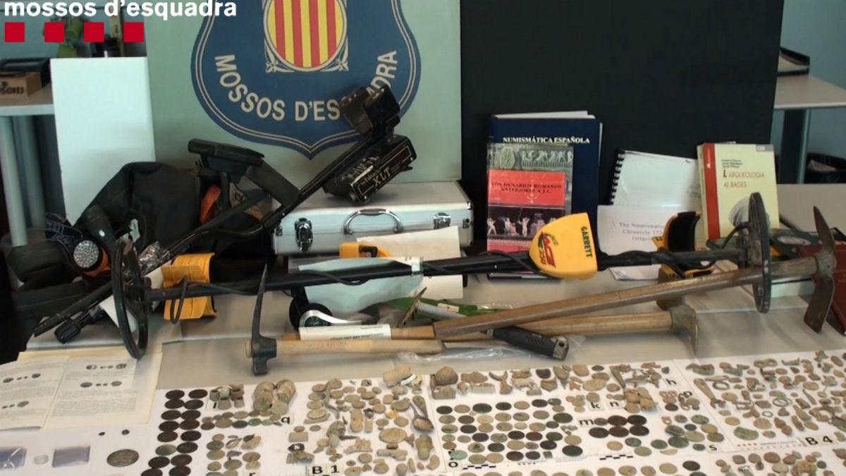 Tres detenidos por expoliar yacimientos arqueológicos con máquinas detectoras de metales