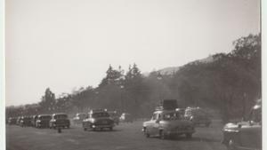 Coches saliendo de la Diagonal en el verano de 1960 (AFB).