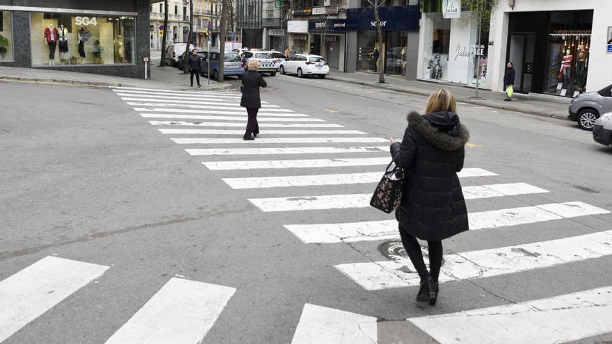 La mesura vol permetre que els vianants estiguin separats per uns dos metres els uns dels altres