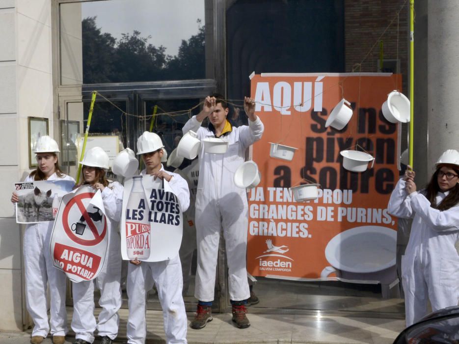 Protesta a Figueres per l'allau de noves macro-granges