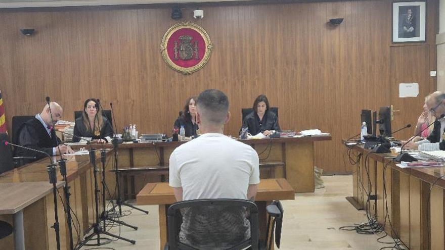 Condenado a nueve años de prisión por incendiar de madrugada dos garajes comunitarios de Palma