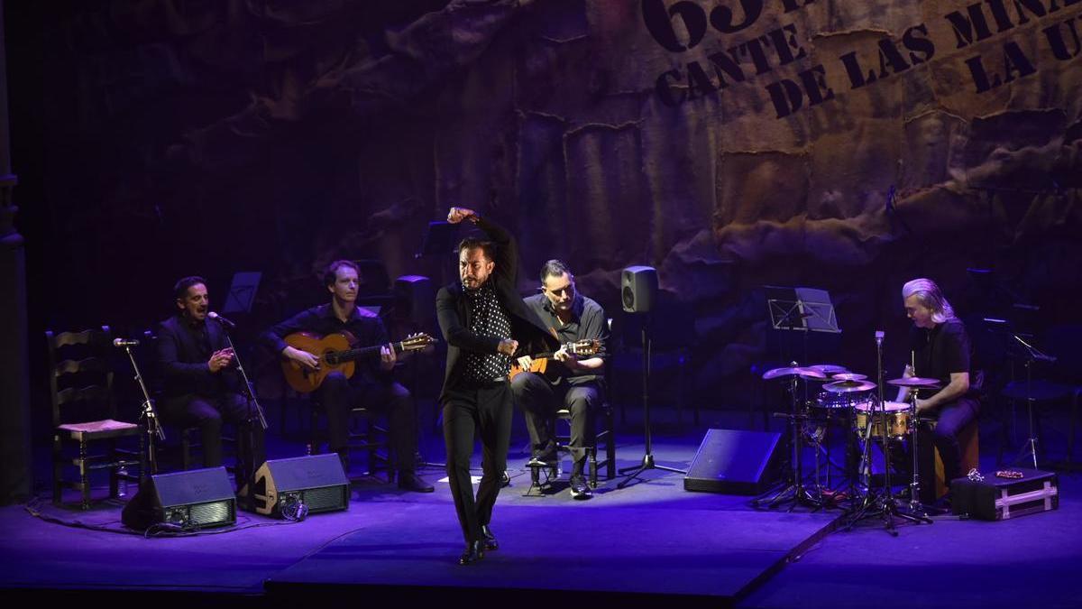 Actuación de Carlos Piñana y la Orquesta Sinfónica de la Región de Murcia en el Cante de las Minas.