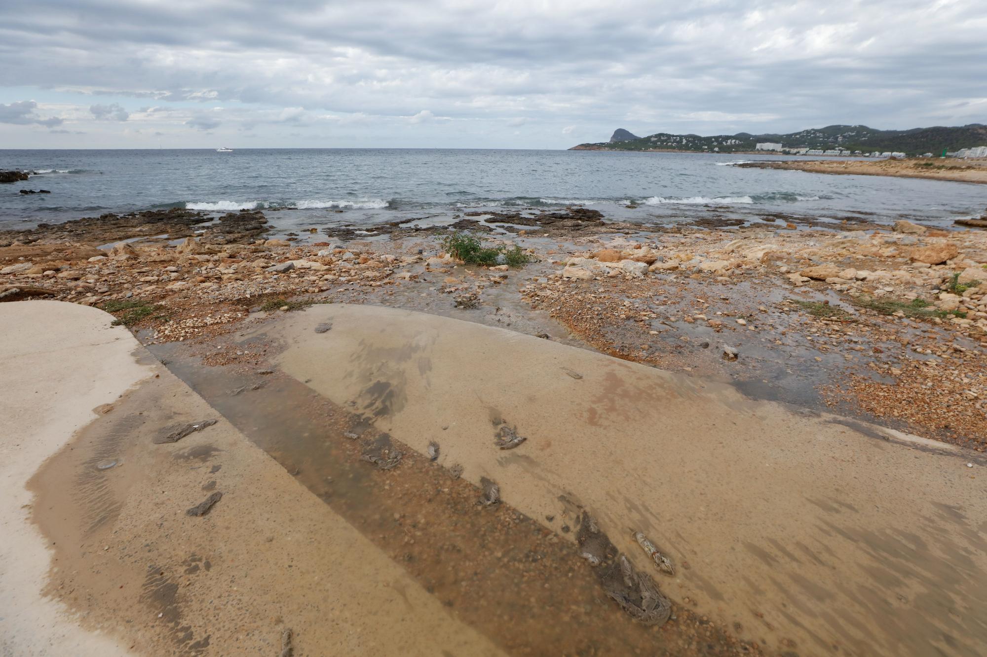 Vertido de aguas fecales en el auditorio de Caló de s'Oli