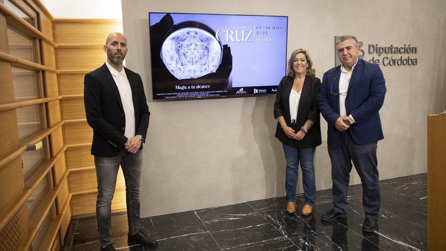 Tradición y artesanía se dan la mano en una nueva edición de la Fiesta de la Cruz de Añora