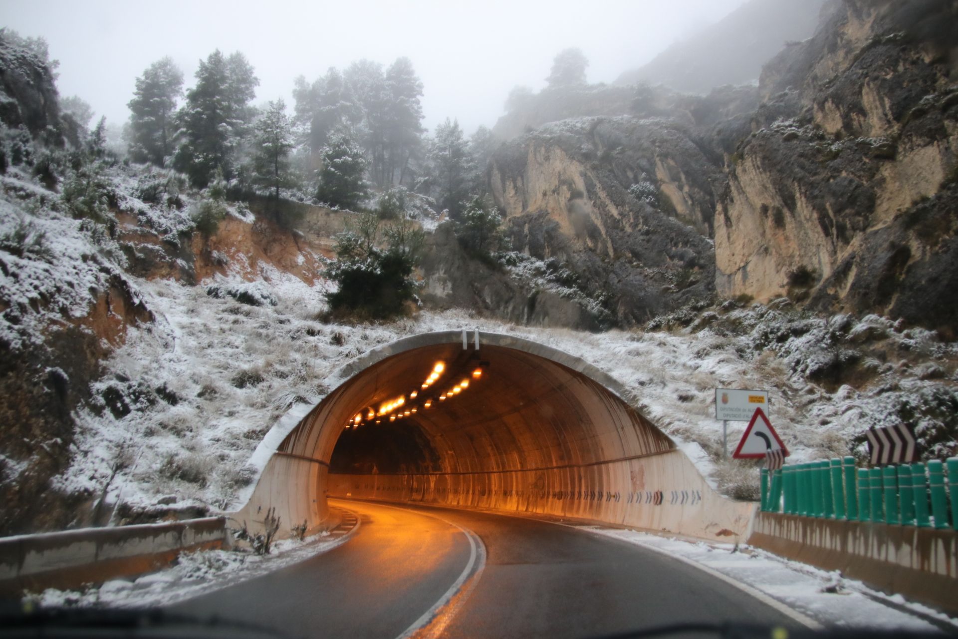 El temporal de nieve en la carretera que va desde Banyeres al Preventorio de Alcoy.