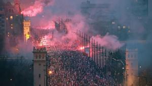Imagen de la manifestación por las calles de Varsovia con motivo del Día de la Independencia, este martes.