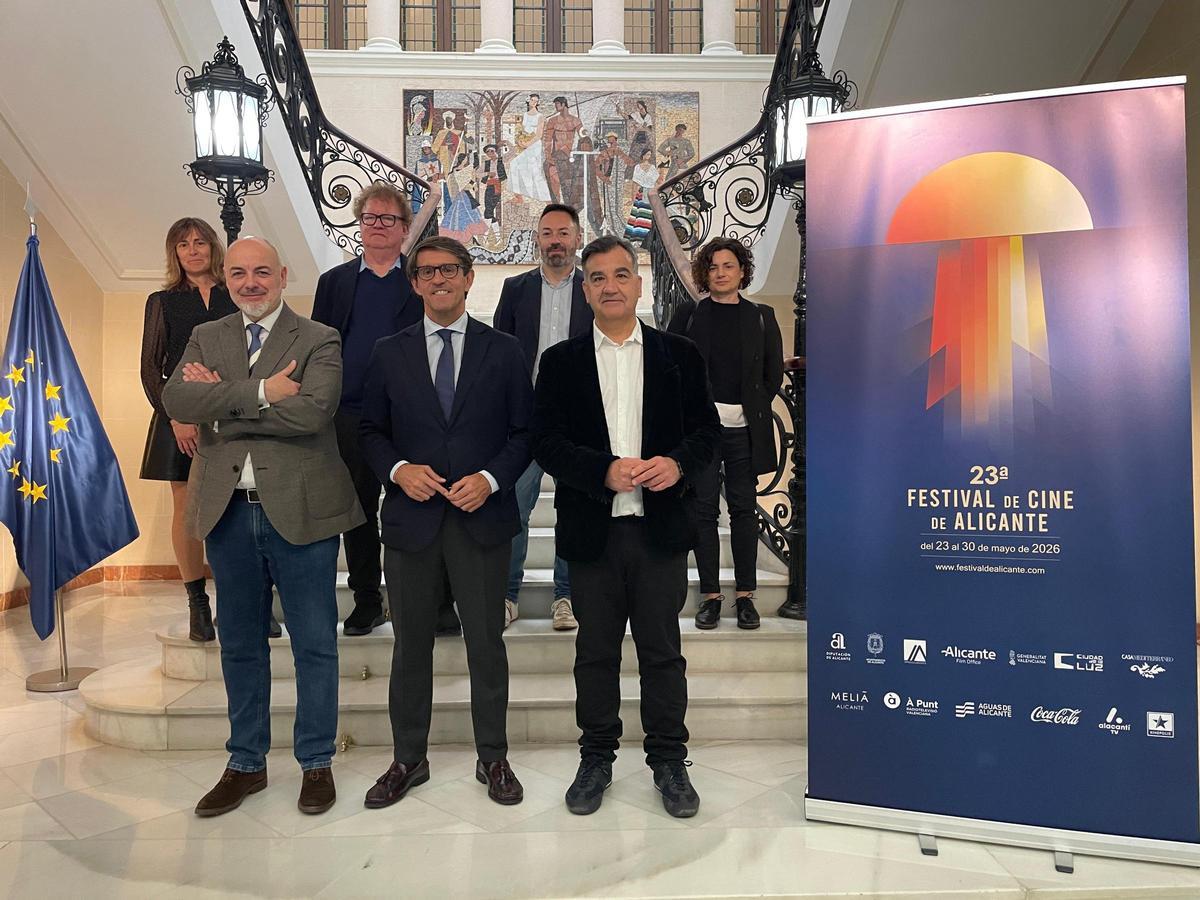 Presentación de algunos de los miembros de los distintos jurados, este viernes, en el Palacio Provincial de Alicante