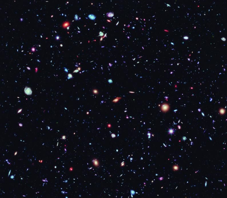 En el campo  extremadamente profundo de Hubble se pueden observar las galaxias  más lejanas conocidas hasta la fecha. 